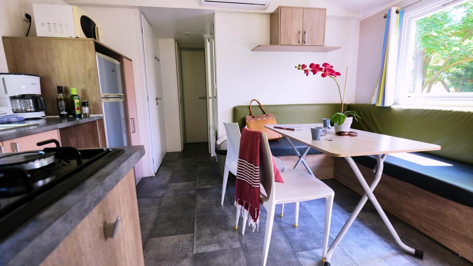 Camping Le Couriou Recoubeau-Jansac Bagian luar foto