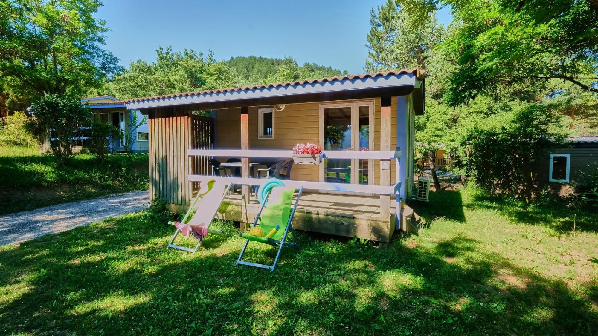 Camping Le Couriou Recoubeau-Jansac Bagian luar foto