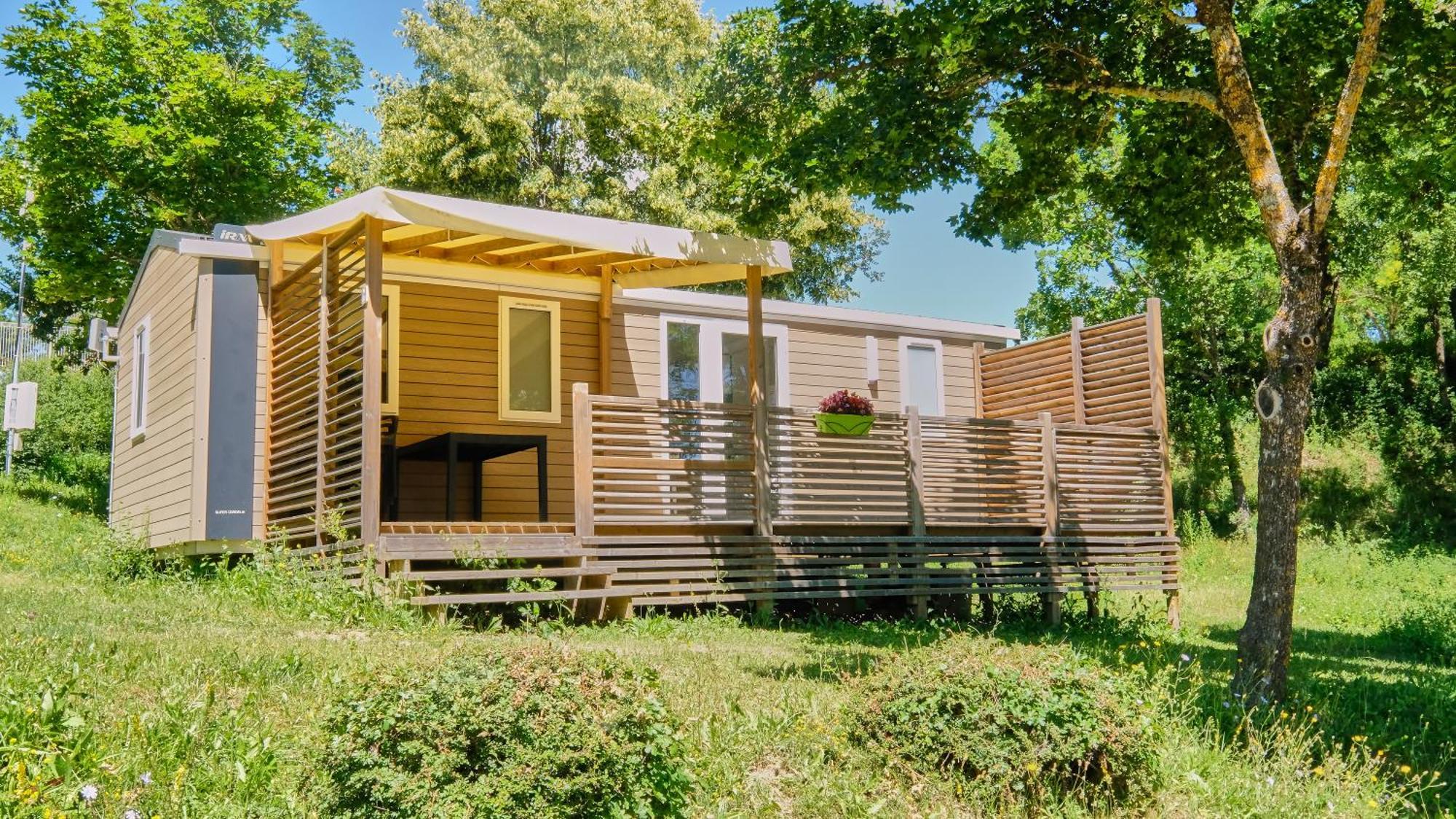 Camping Le Couriou Recoubeau-Jansac Bagian luar foto