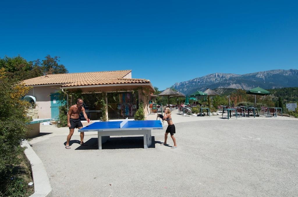 Camping Le Couriou Recoubeau-Jansac Bagian luar foto