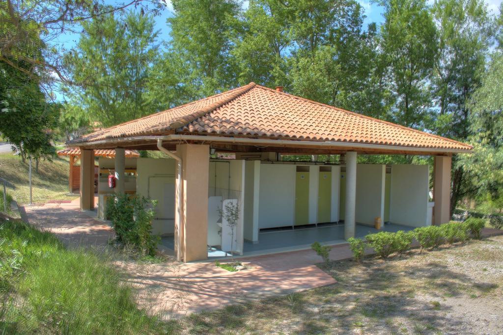 Camping Le Couriou Recoubeau-Jansac Bagian luar foto