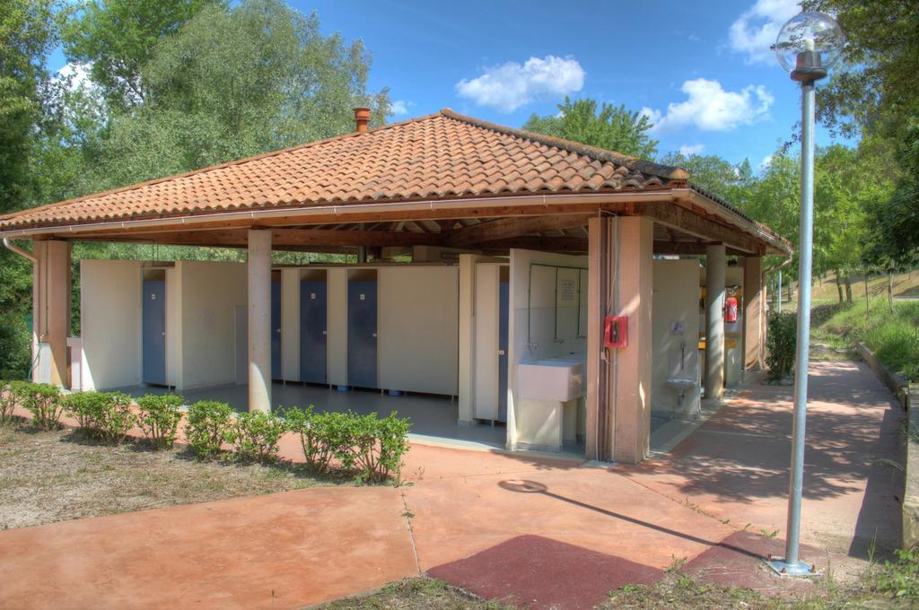 Camping Le Couriou Recoubeau-Jansac Bagian luar foto