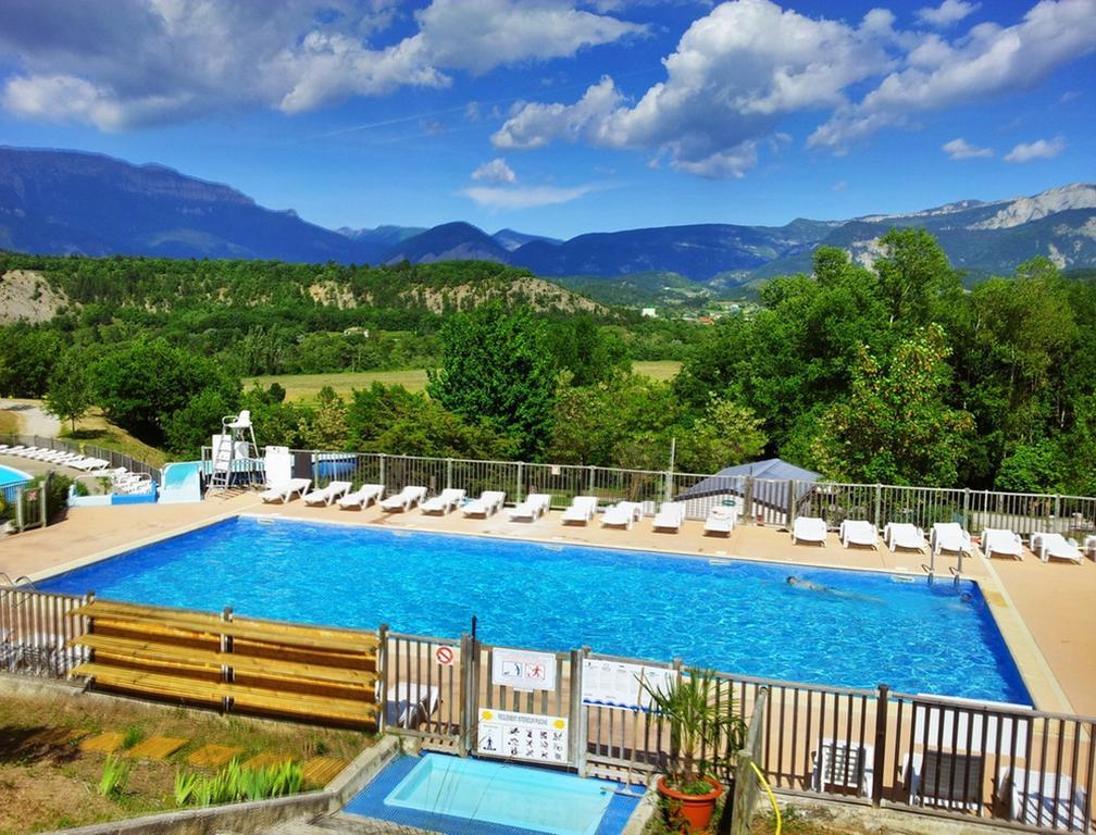 Camping Le Couriou Recoubeau-Jansac Bagian luar foto