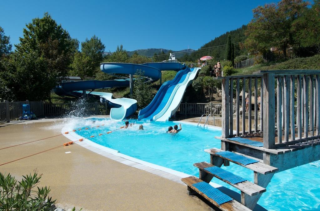 Camping Le Couriou Recoubeau-Jansac Bagian luar foto