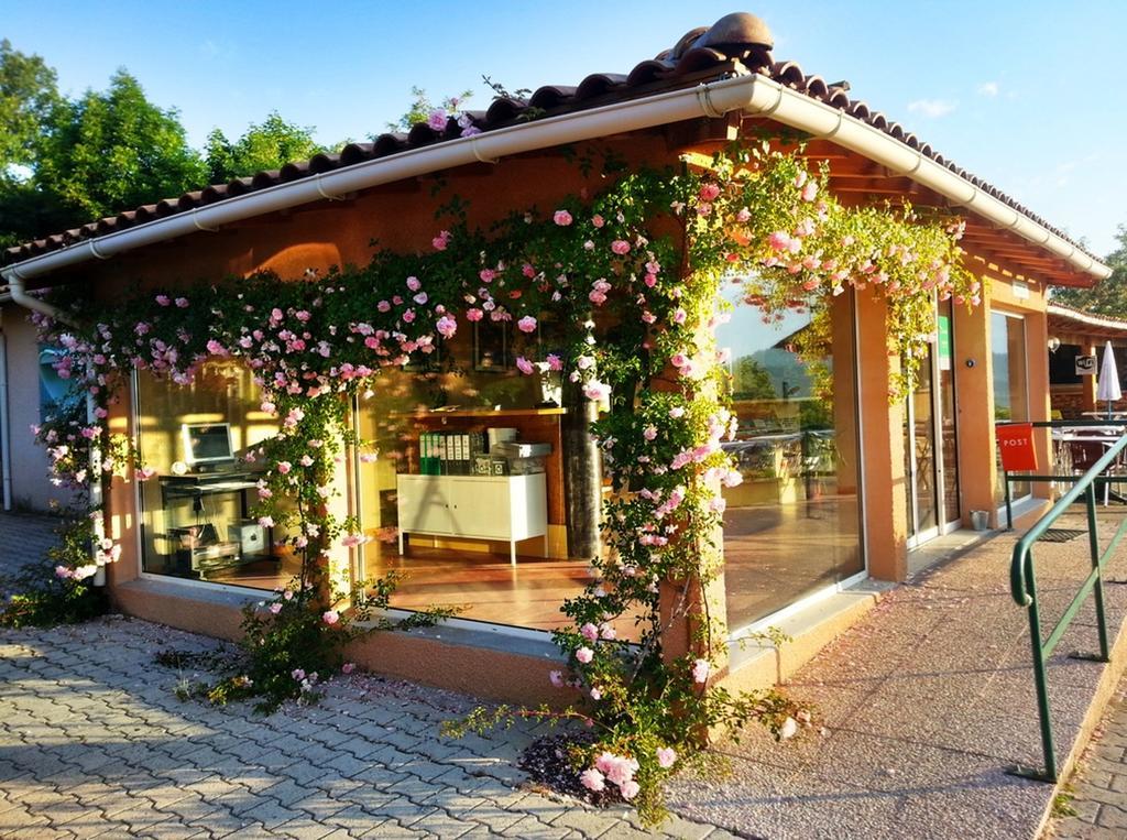 Camping Le Couriou Recoubeau-Jansac Bagian luar foto